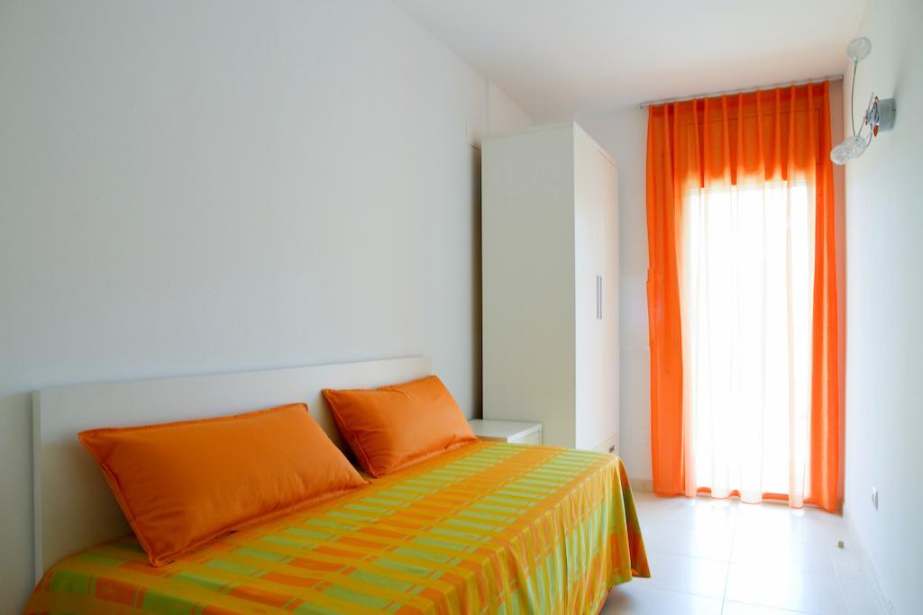 Rentalmar Paradise Families Only Con Parking Salou Phòng bức ảnh